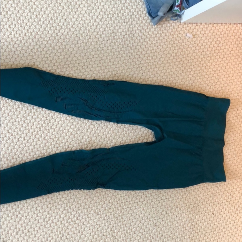 turquoise fabletics leggings